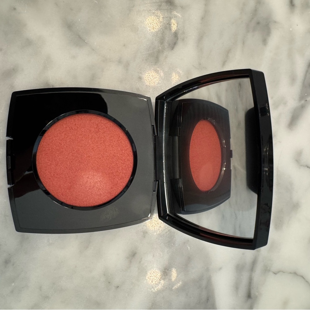 CHANEL Black and White Blush with Packaging Rose Radiant